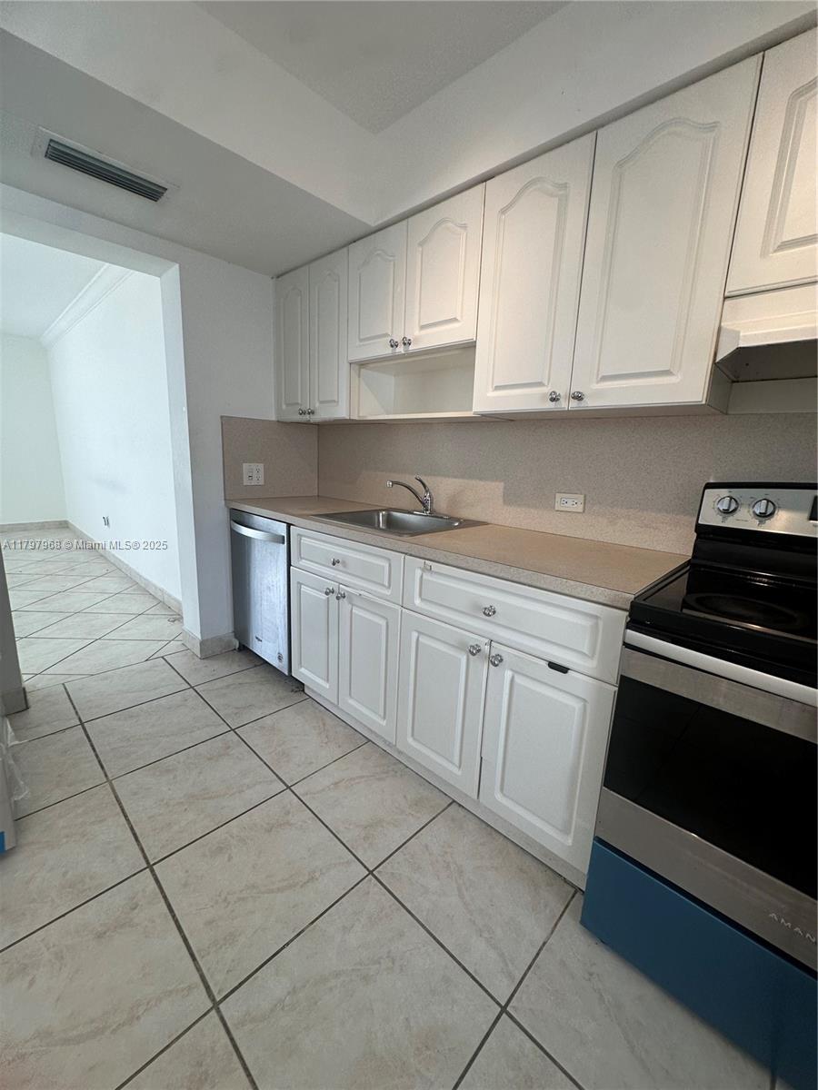 1075 93rd St 404