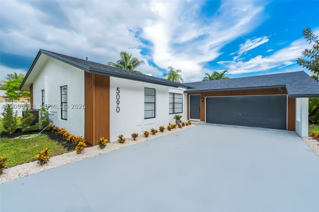 Photo of 5090 SW 11th St, Margate, FL 33068 (MLS # A12096033)