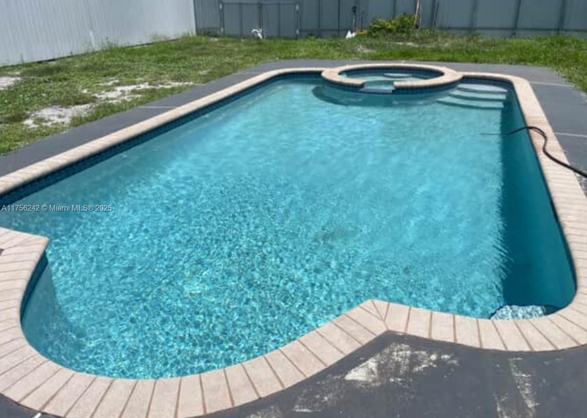 HOLLYWOOD PARK - Residential