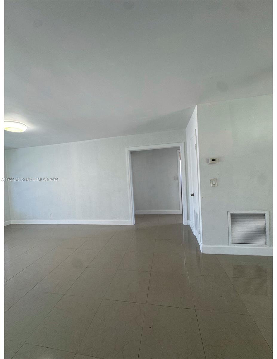 HOLLYWOOD PARK - Residential