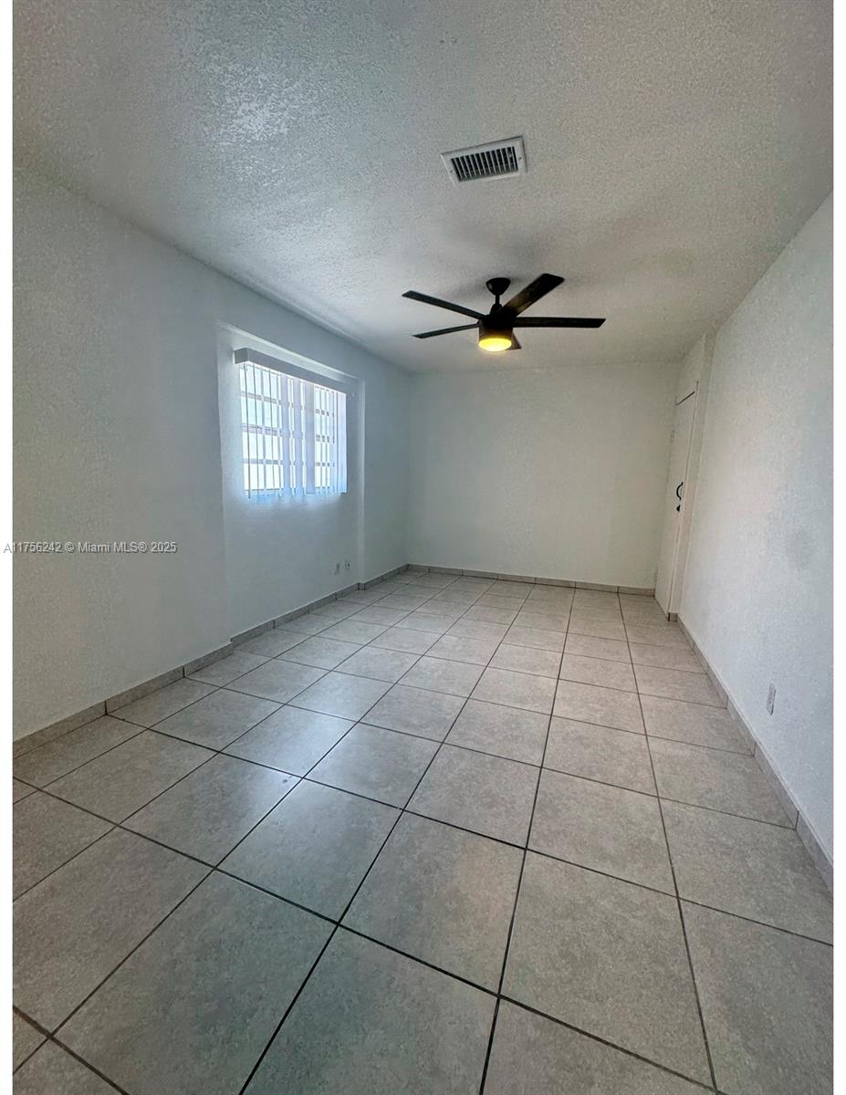 HOLLYWOOD PARK - Residential