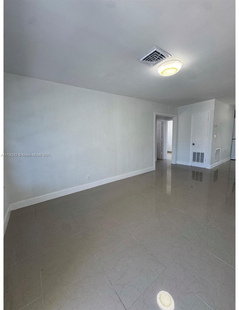 HOLLYWOOD PARK - Residential