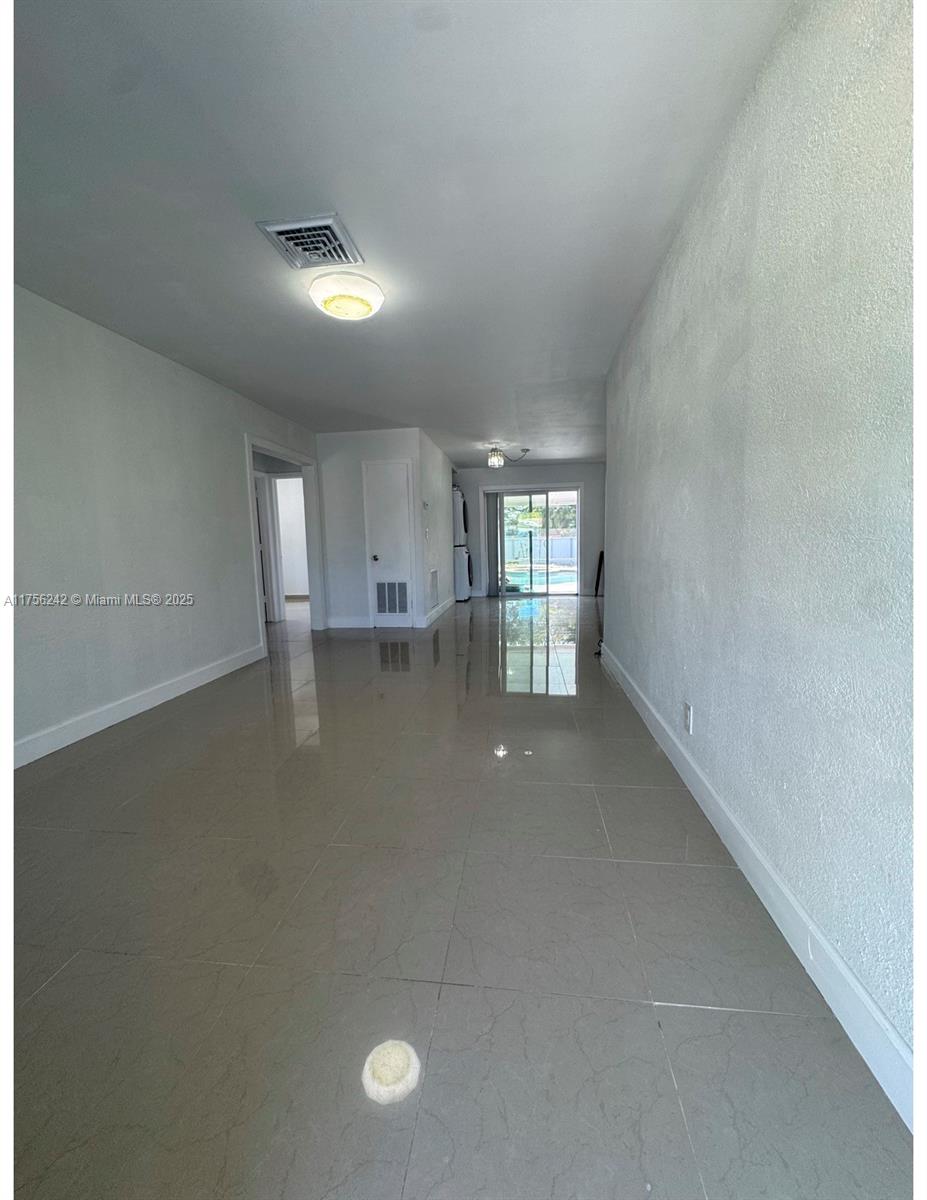 HOLLYWOOD PARK - Residential