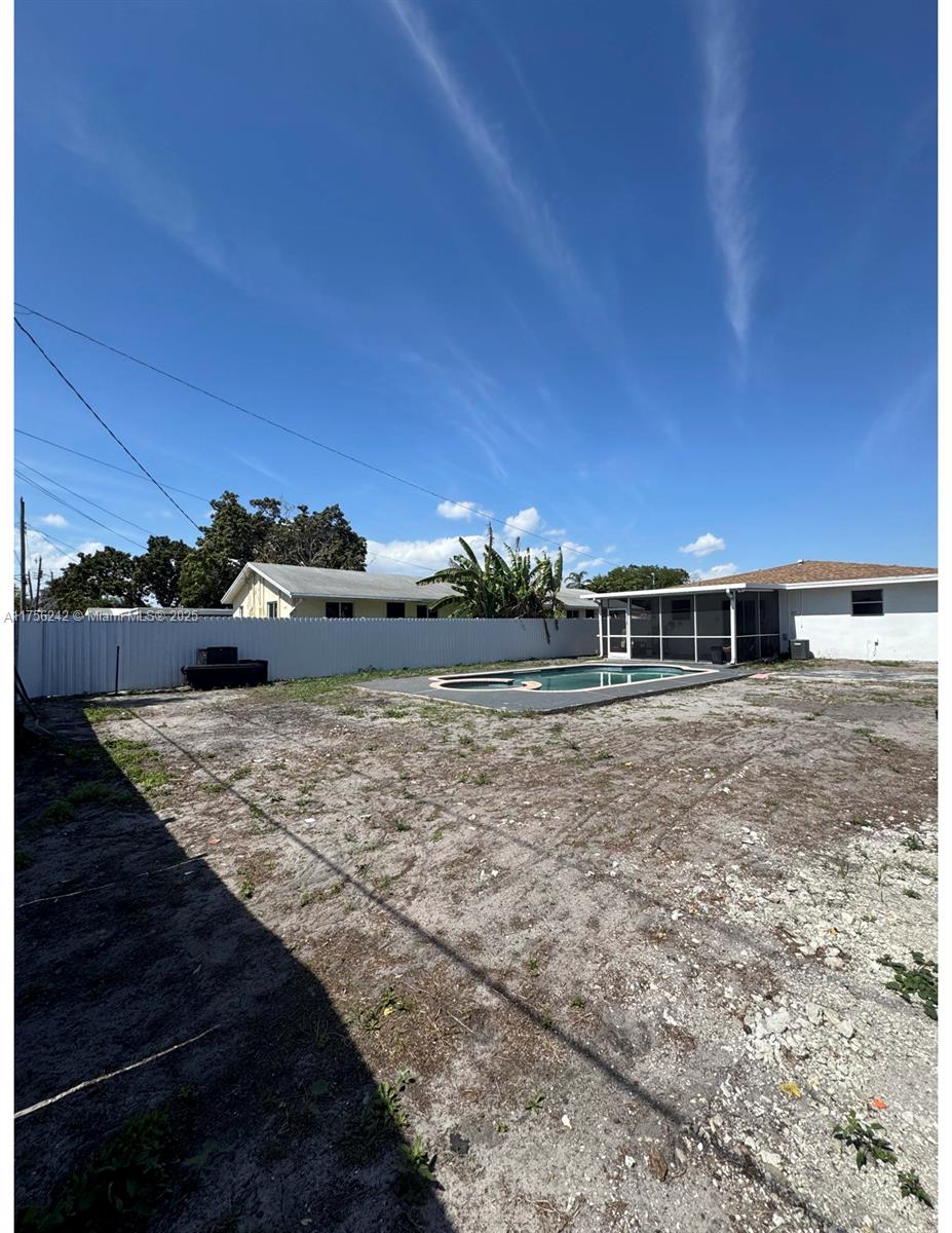 HOLLYWOOD PARK - Residential