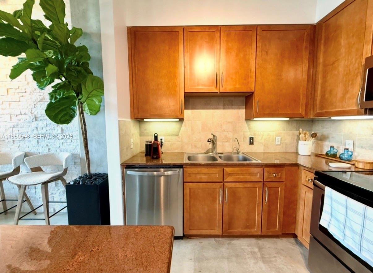 2001 Biscayne Blvd 3608