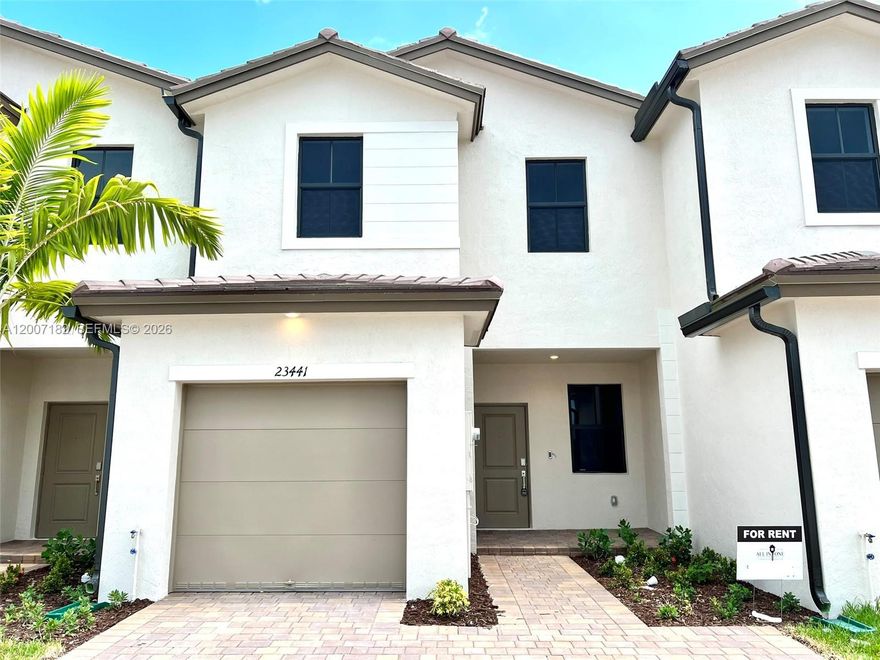 Beautiful townhouse located in the desirable gated community of Siena Reserve. This 3-bedroom, 2.5-bath home offers a functional layout with comfortable living areas, great natural light, and a modern community setting. Siena Reserve features clubhouse amenities and a well-maintained environment, providing a convenient and enjoyable lifestyle. Ideally located near shopping plazas, dining, parks, and major roadways for easy access to surrounding areas. A great opportunity to own in one of the area’s growing communities.