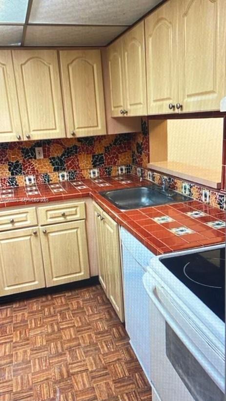 HORIZONS WEST CONDO #2 - Residential Lease