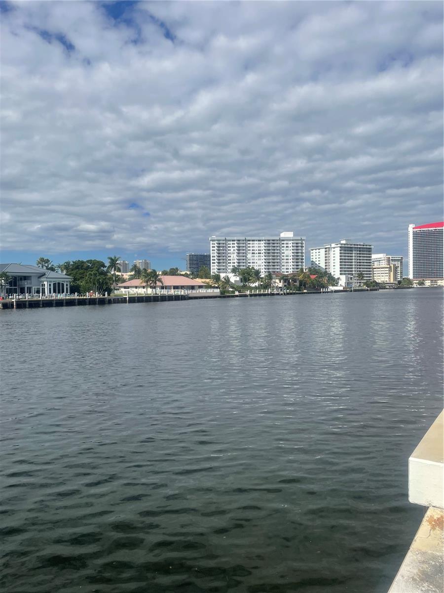 AVANT GARDE CONDO - Residential Lease