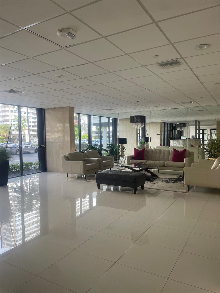 AVANT GARDE CONDO - Residential Lease