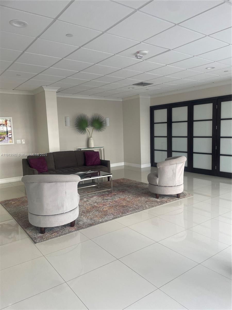 AVANT GARDE CONDO - Residential Lease