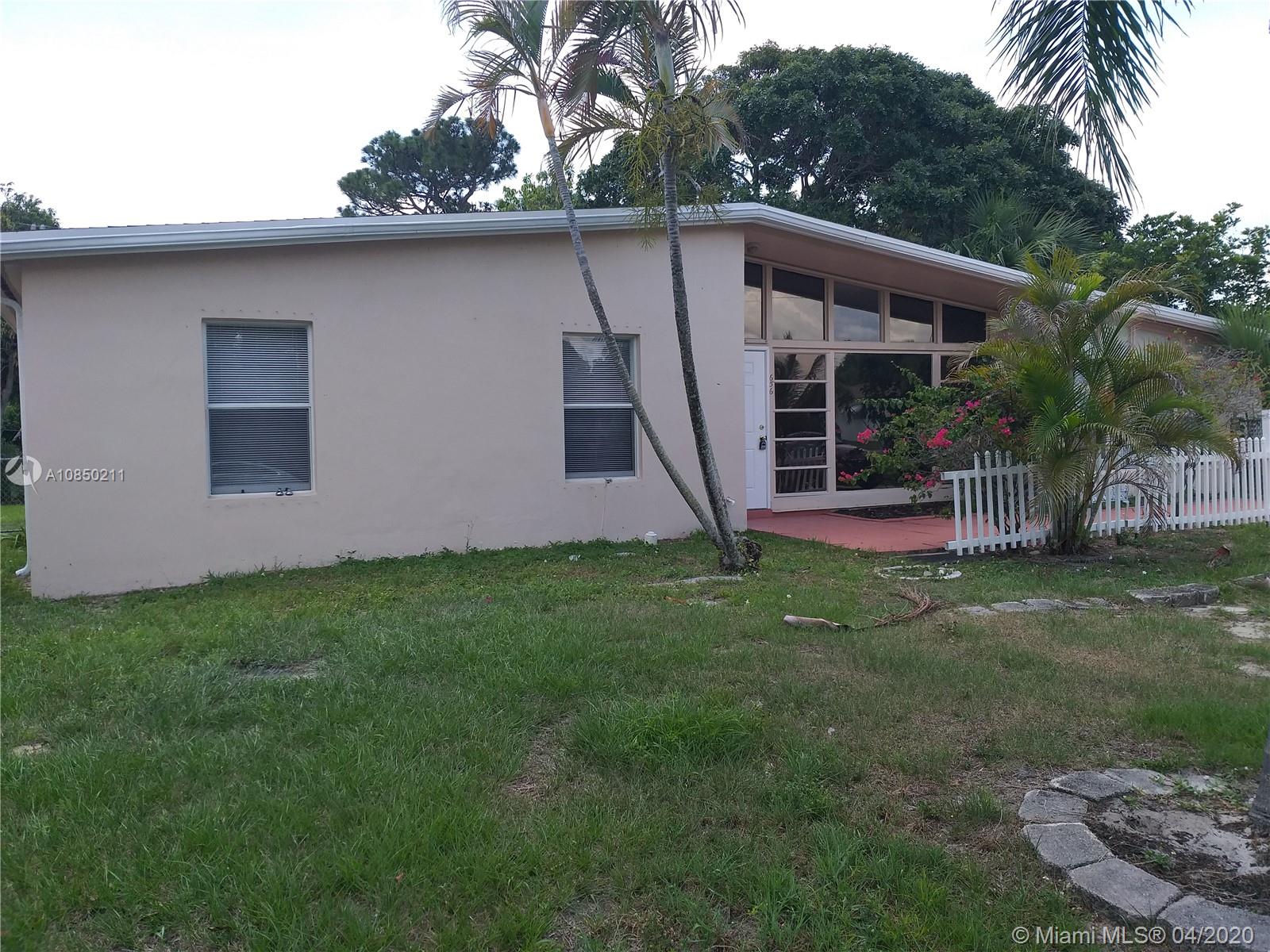 LAKE BOYNTON ESTATES 1 - Residential Lease