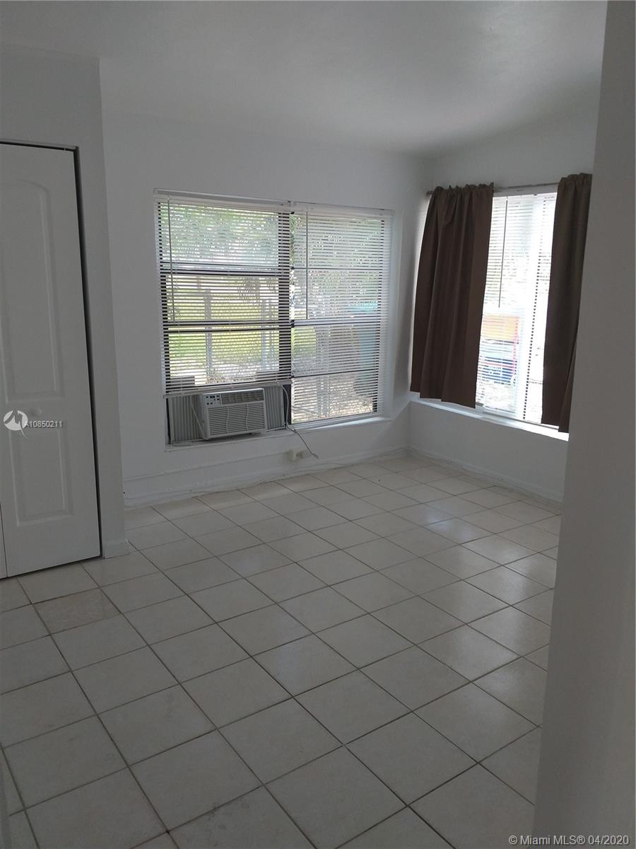 LAKE BOYNTON ESTATES 1 - Residential Lease