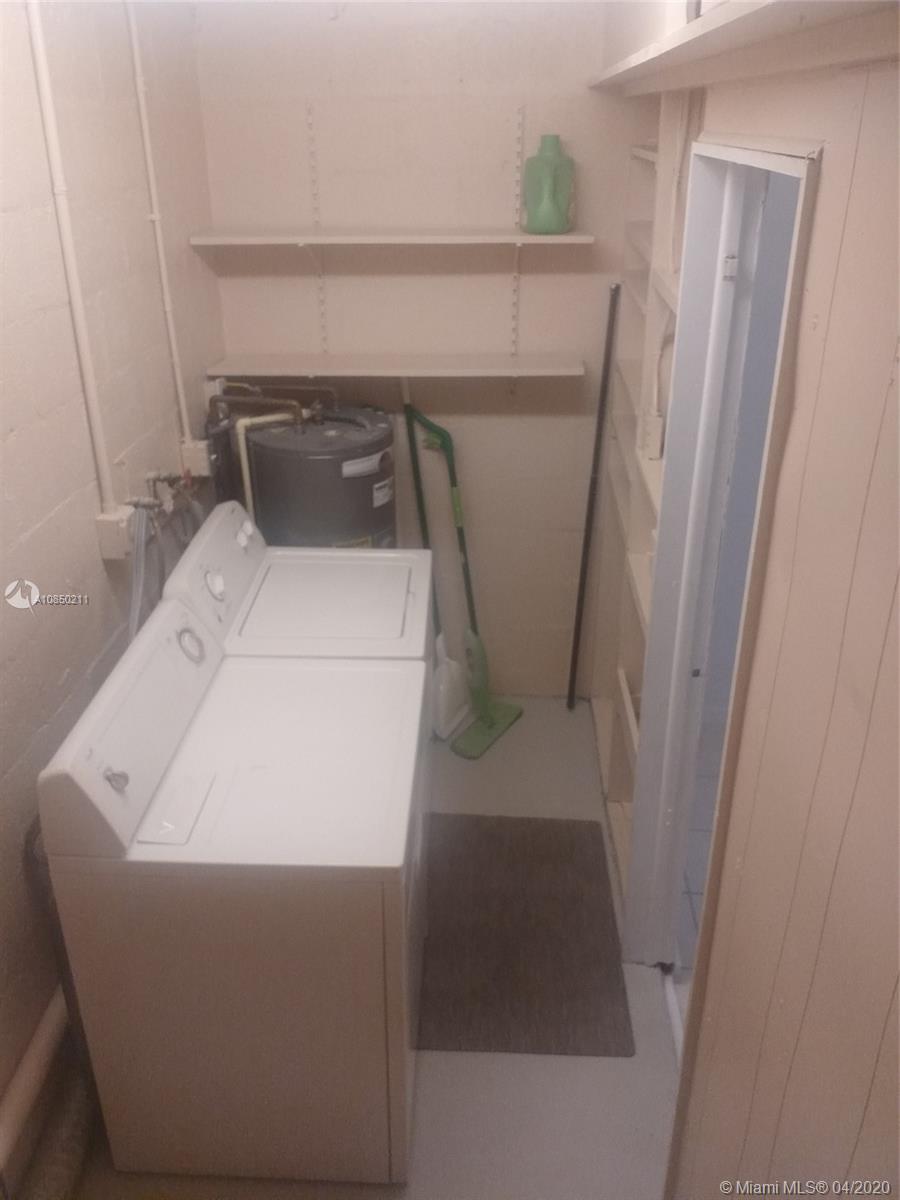 LAKE BOYNTON ESTATES 1 - Residential Lease