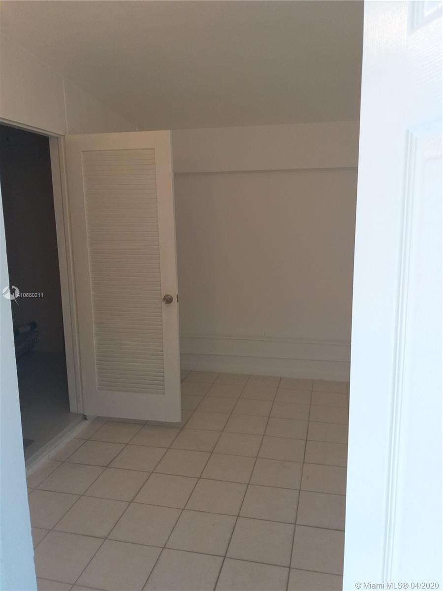 LAKE BOYNTON ESTATES 1 - Residential Lease