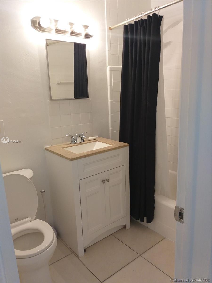 LAKE BOYNTON ESTATES 1 - Residential Lease