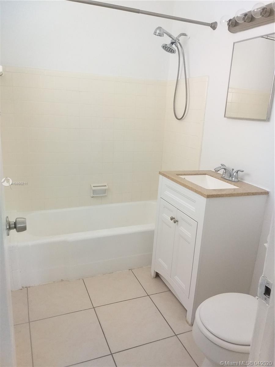 LAKE BOYNTON ESTATES 1 - Residential Lease