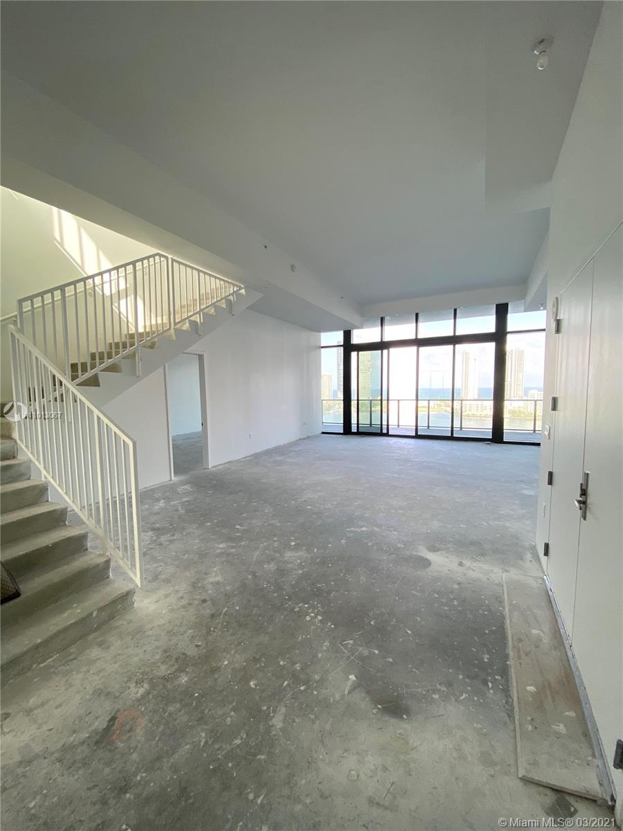 PRIVE ISLAND RESIDENCES - Residential