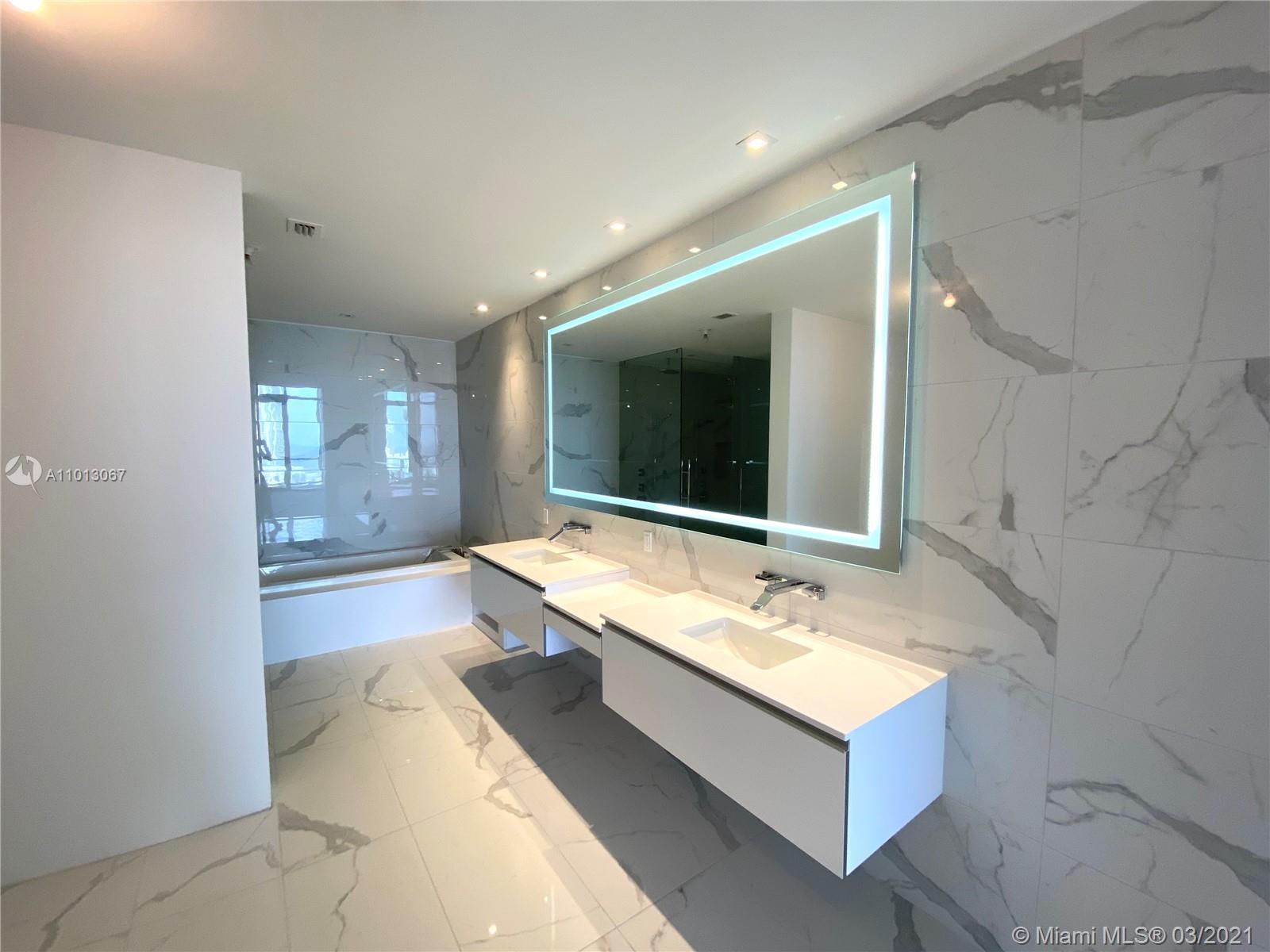 PRIVE ISLAND RESIDENCES - Residential