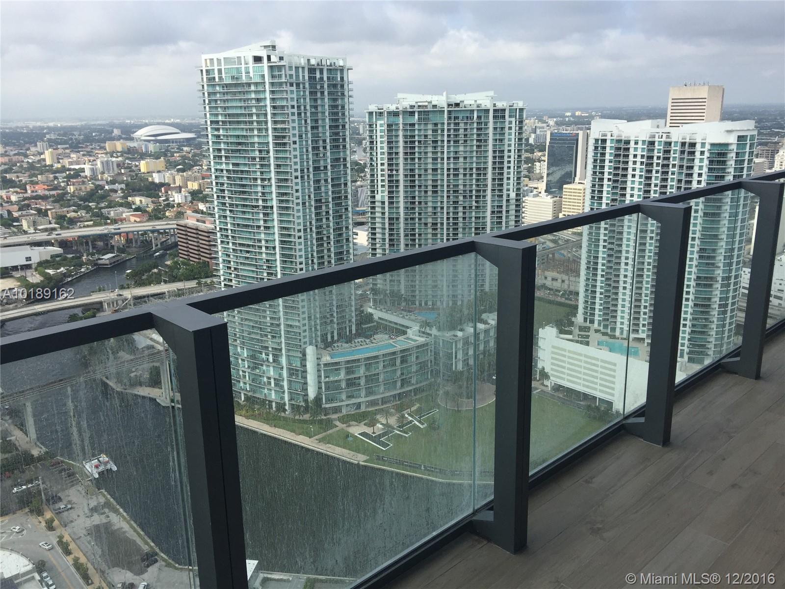 Reach Condominium - Residential Lease