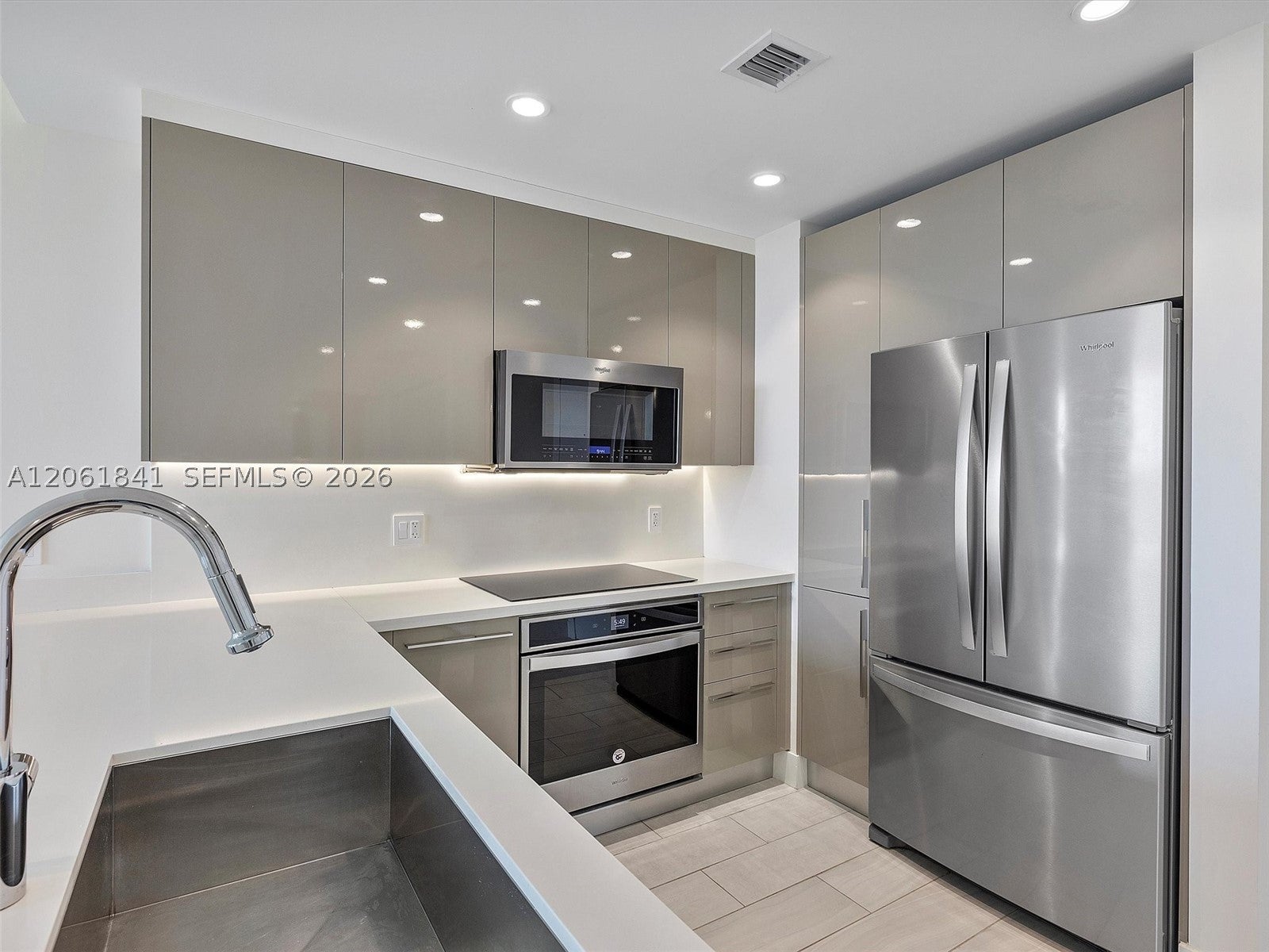 2000 Metropica Way 502