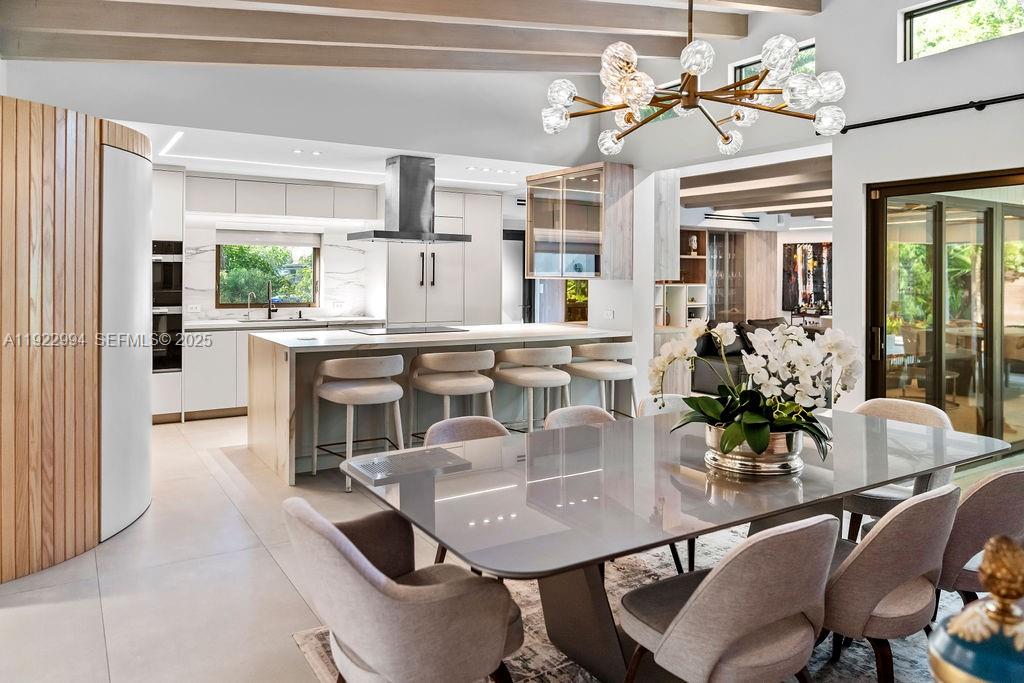 COCONUT GROVE MANOR - Residential