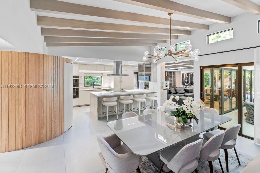 COCONUT GROVE MANOR - Residential