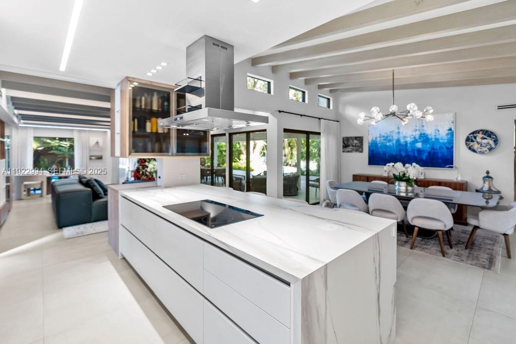 COCONUT GROVE MANOR - Residential