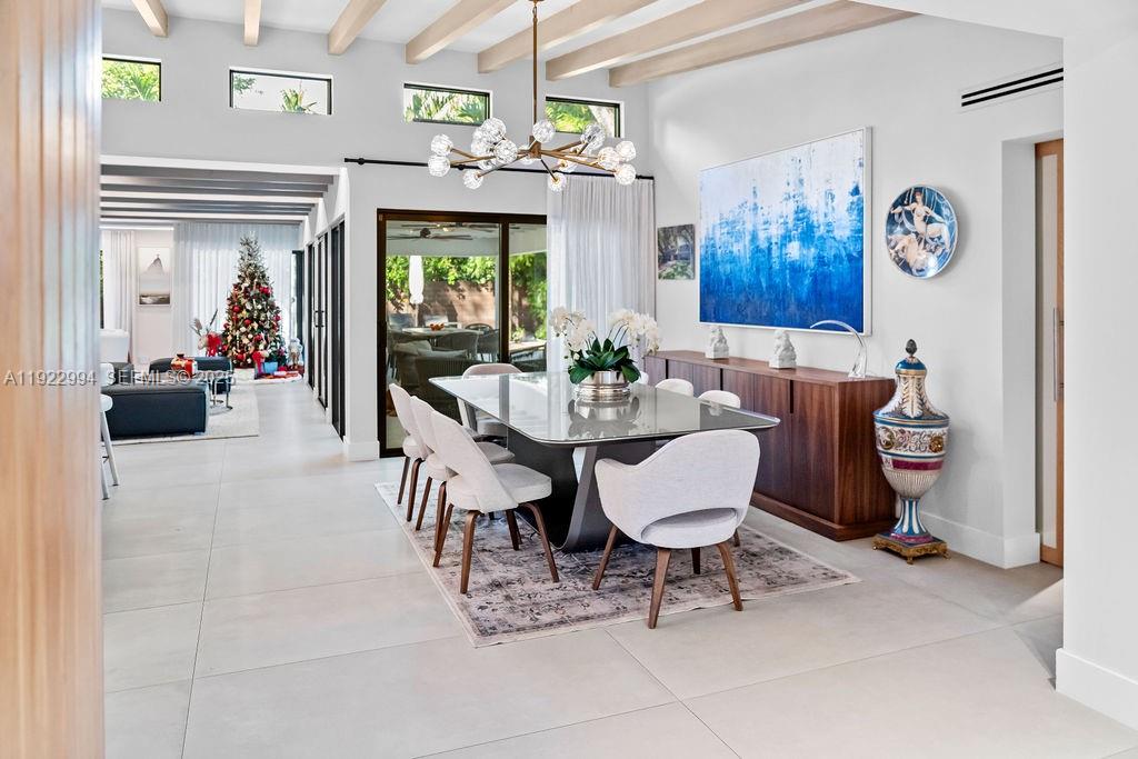 COCONUT GROVE MANOR - Residential