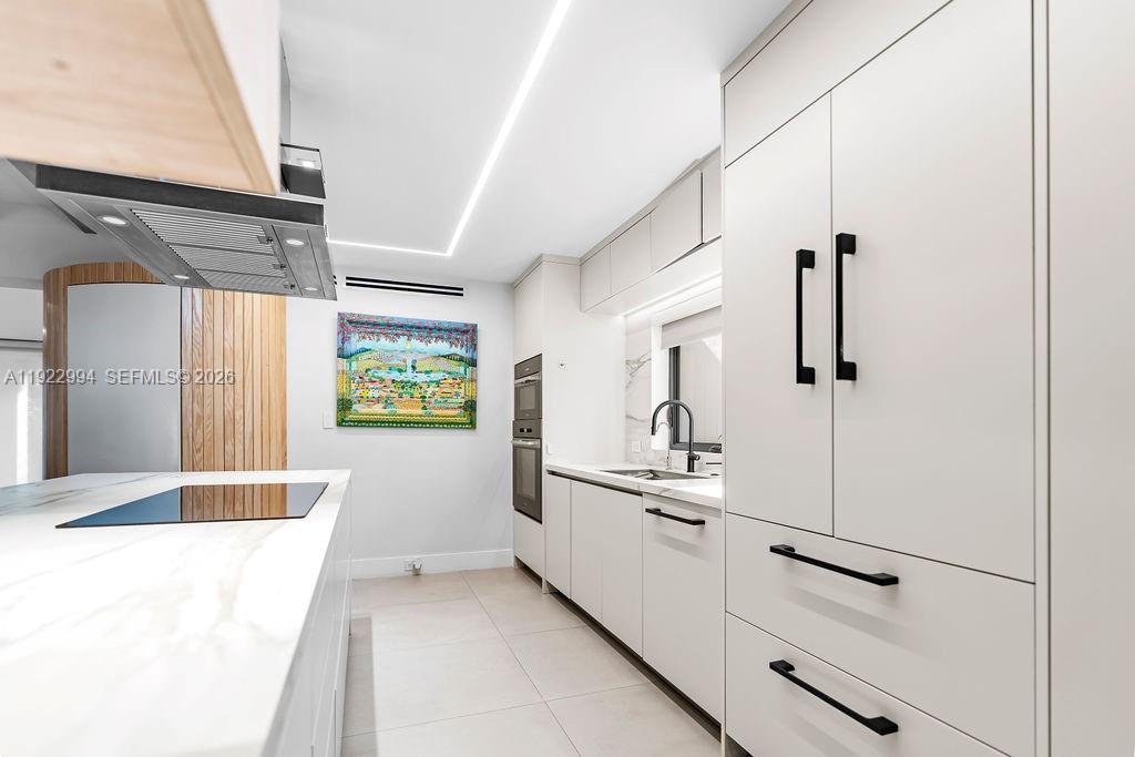 COCONUT GROVE MANOR - Residential