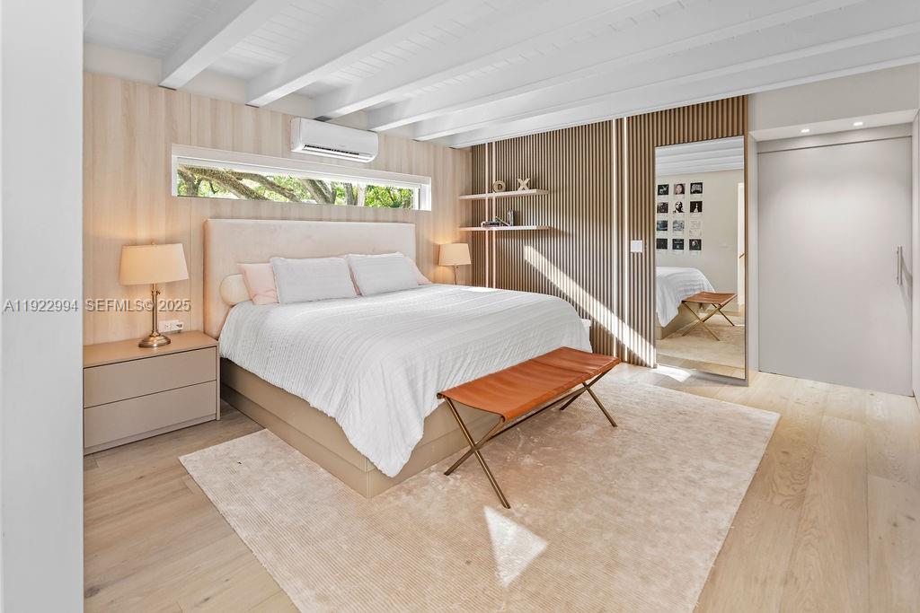 COCONUT GROVE MANOR - Residential