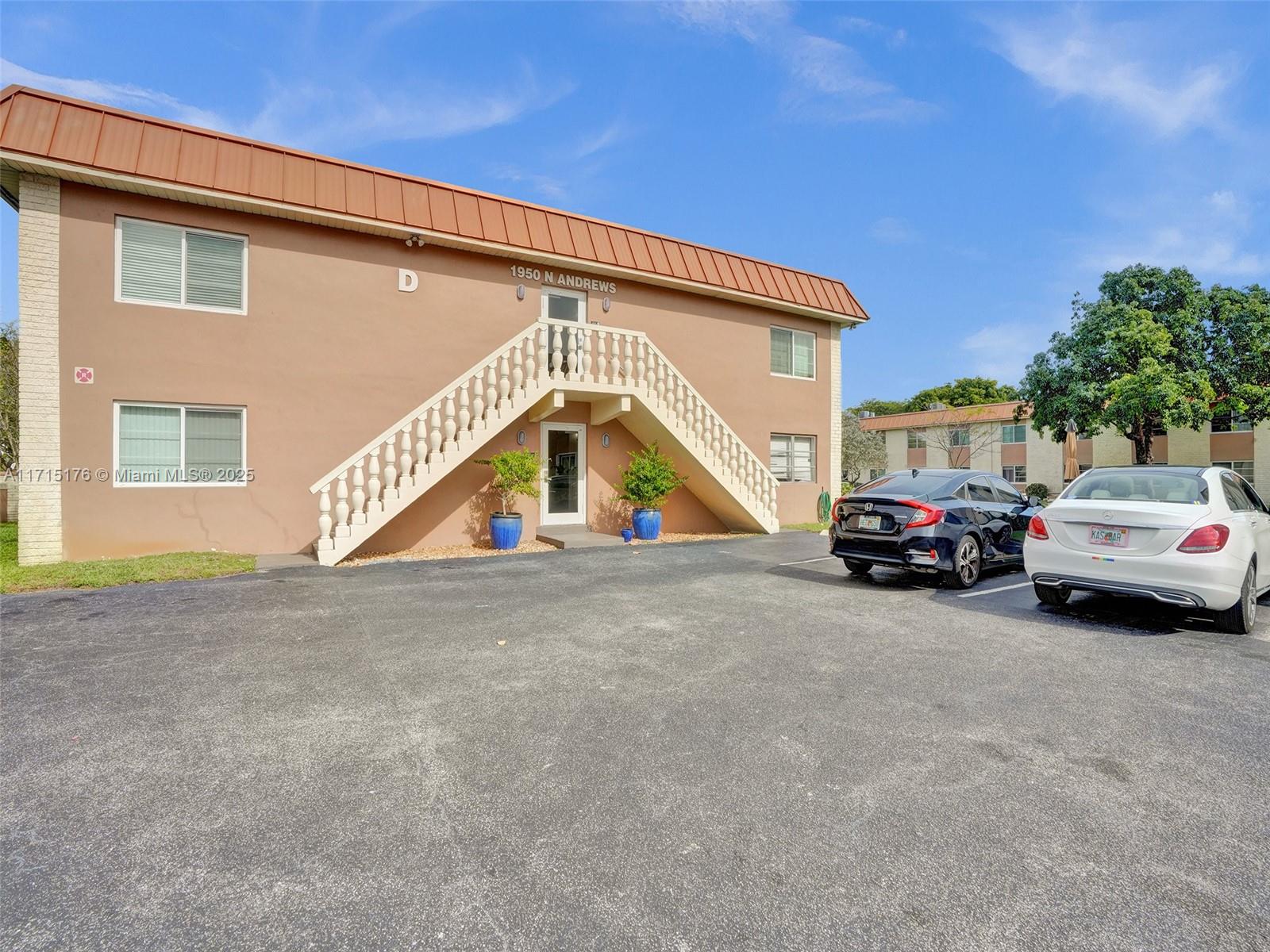 1950 N Andrews Ave 204D