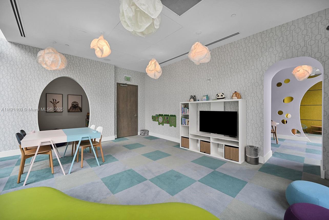 GRAN PARAISO CONDO - Residential