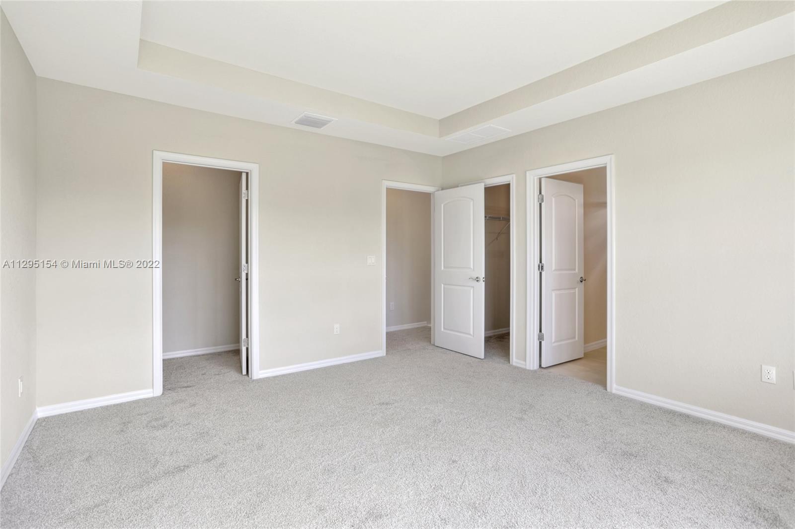 OAK TREE PROPERTY REDEVEL - Residential Lease