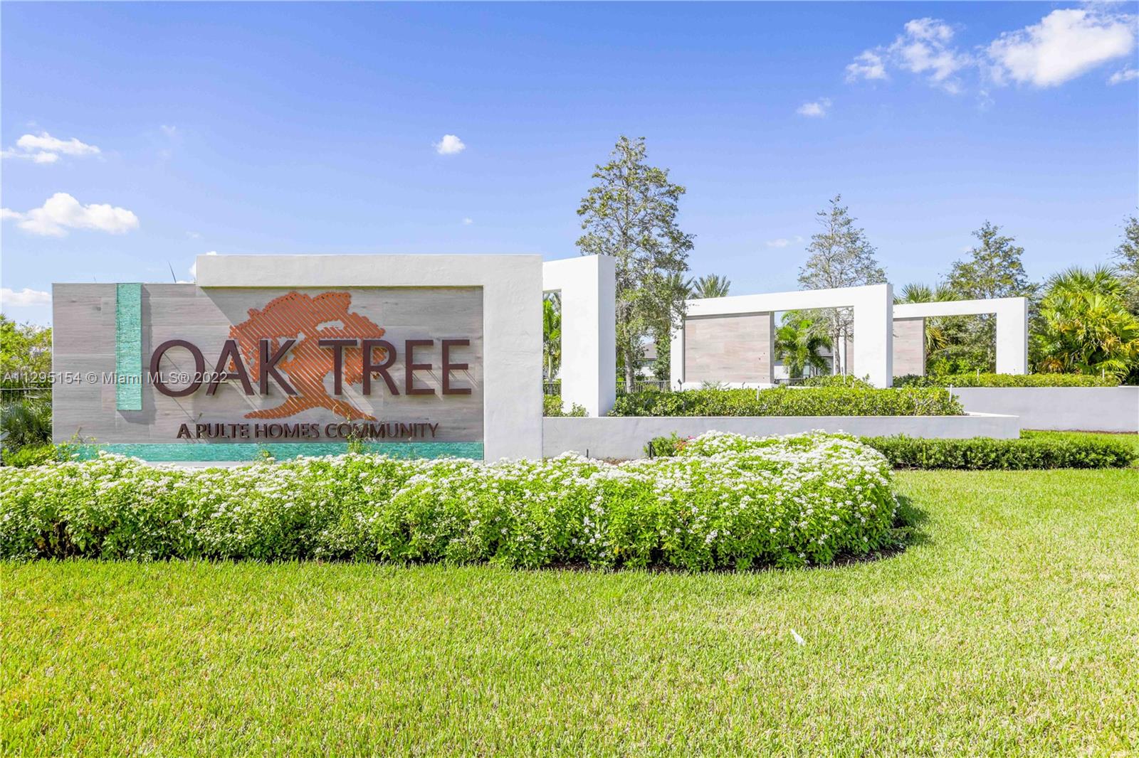 OAK TREE PROPERTY REDEVEL - Residential Lease
