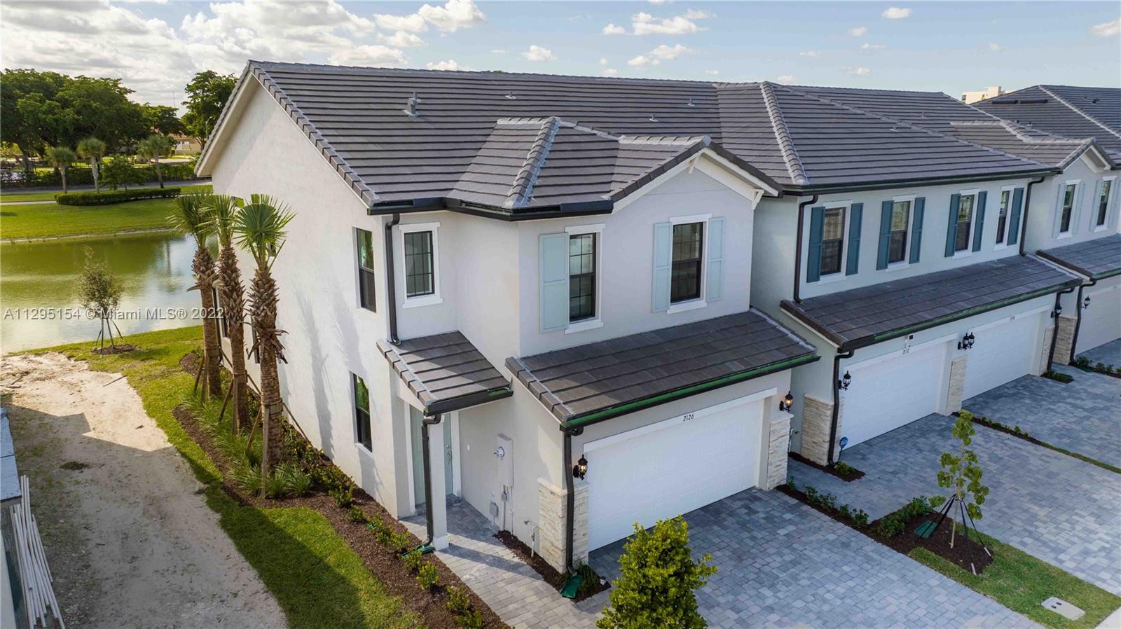 OAK TREE PROPERTY REDEVEL - Residential Lease
