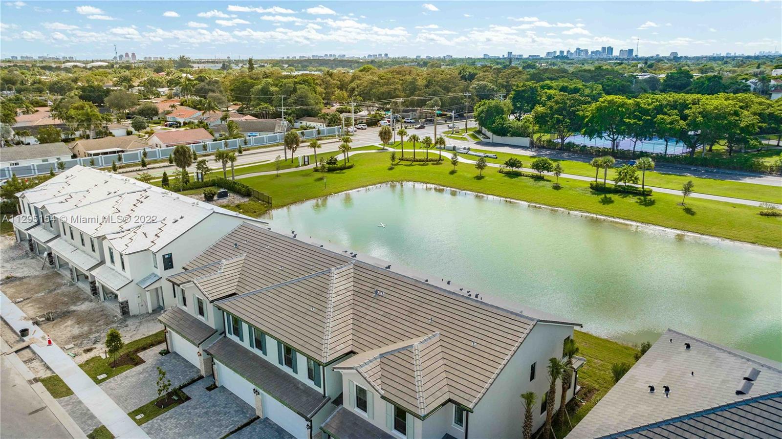 OAK TREE PROPERTY REDEVEL - Residential Lease