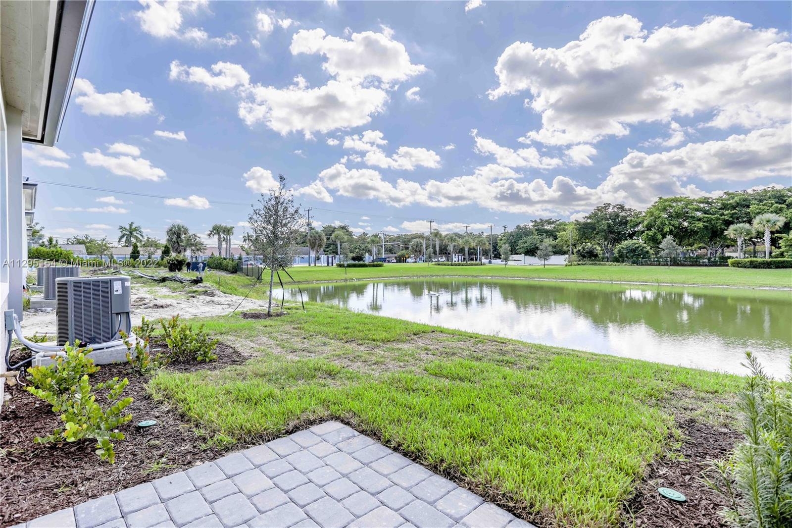 OAK TREE PROPERTY REDEVEL - Residential Lease