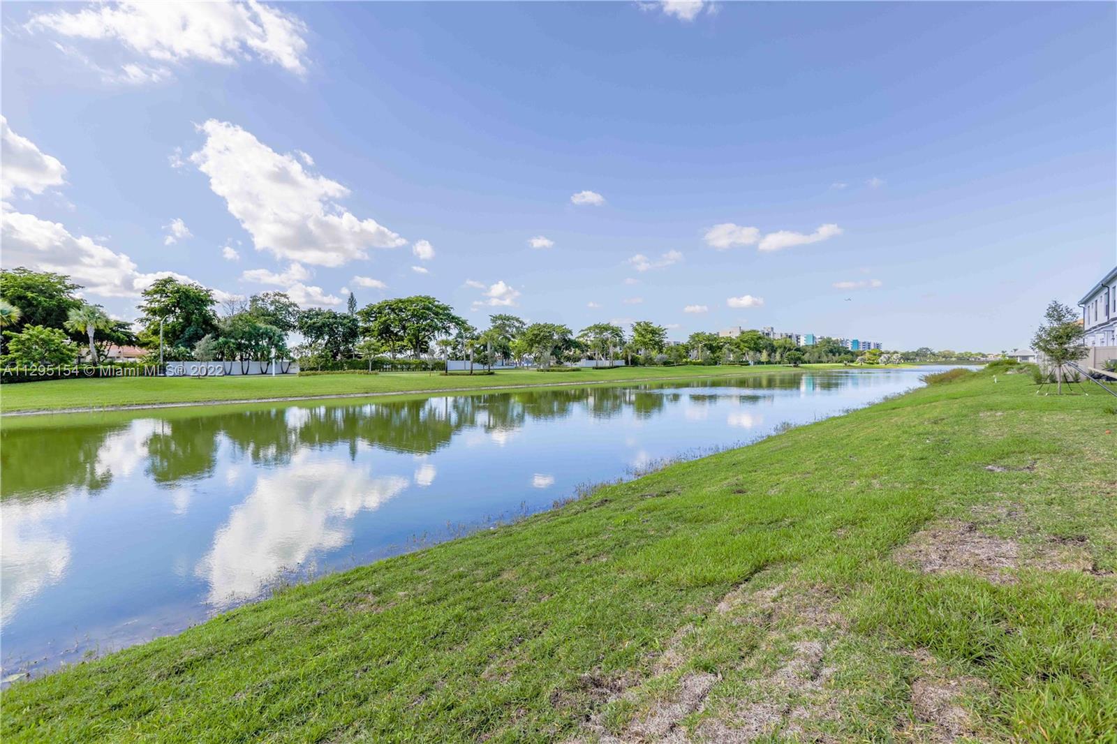 OAK TREE PROPERTY REDEVEL - Residential Lease