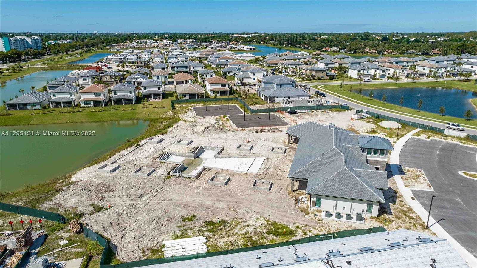 OAK TREE PROPERTY REDEVEL - Residential Lease