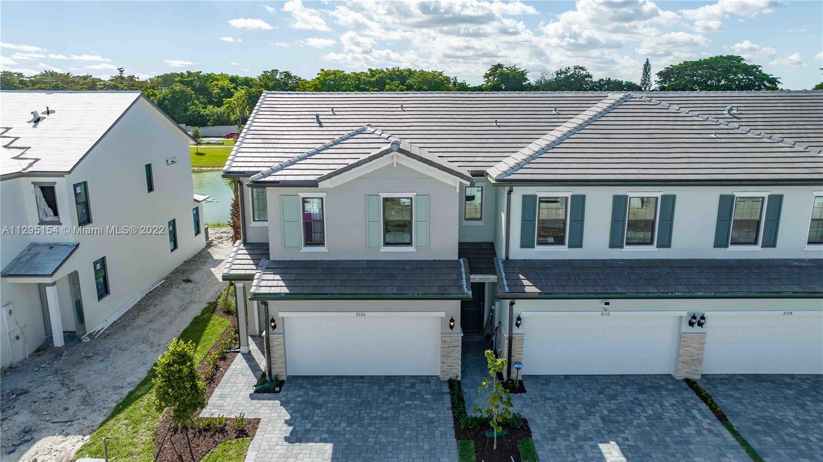 OAK TREE PROPERTY REDEVEL - Residential Lease