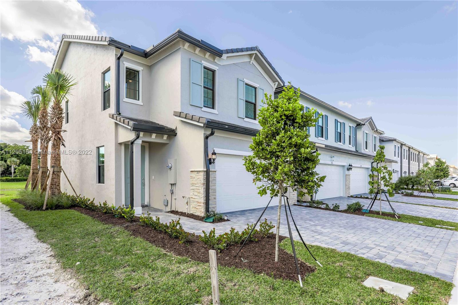 OAK TREE PROPERTY REDEVEL - Residential Lease
