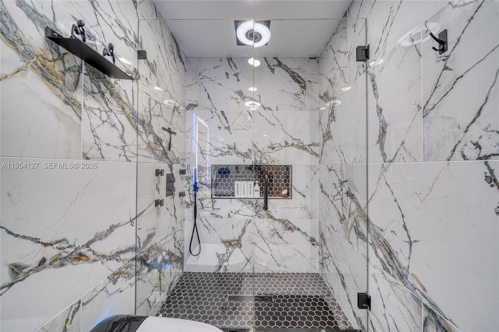 WOODLAWN - Residential