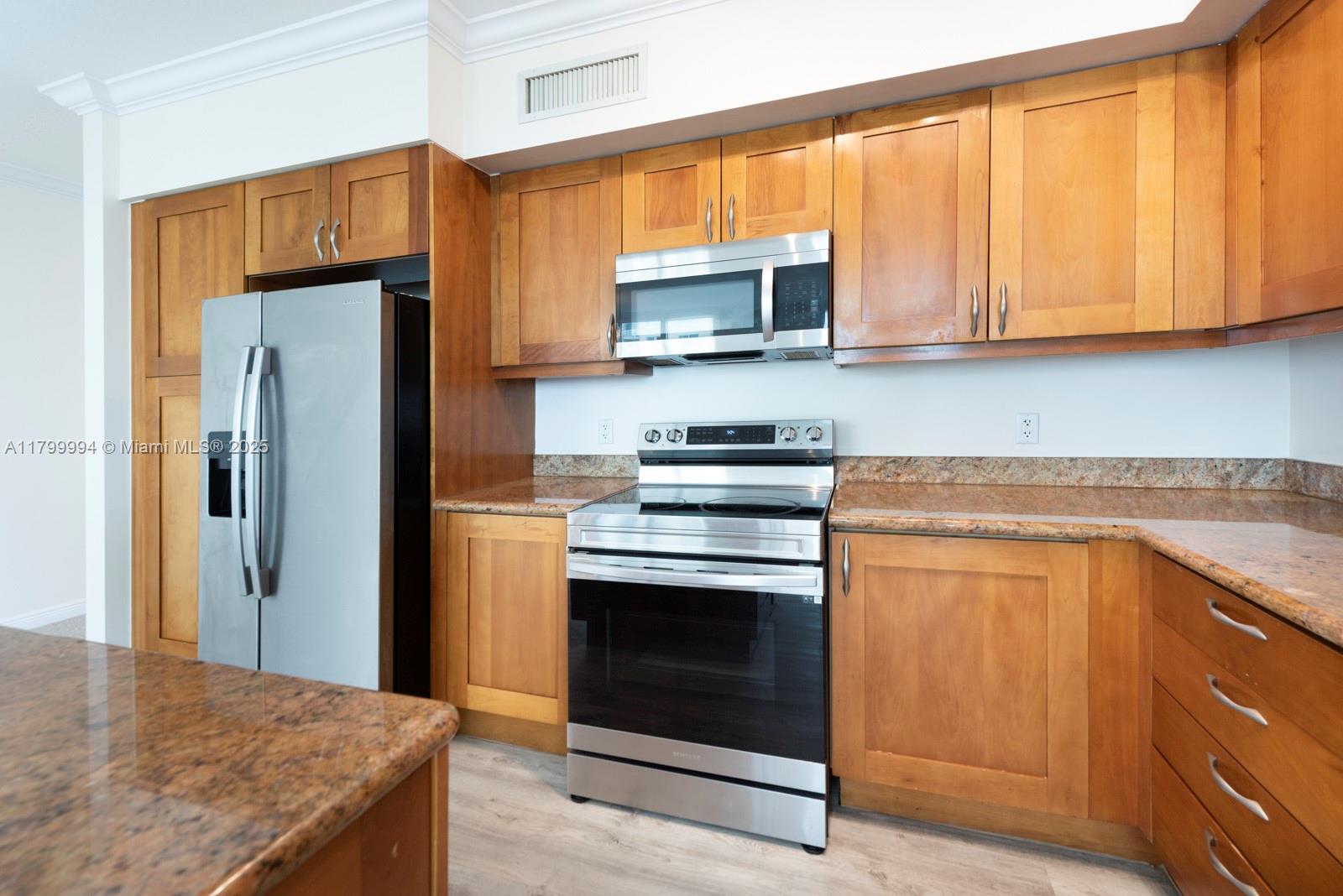 DUO CONDOMINIUM WEST - Residential