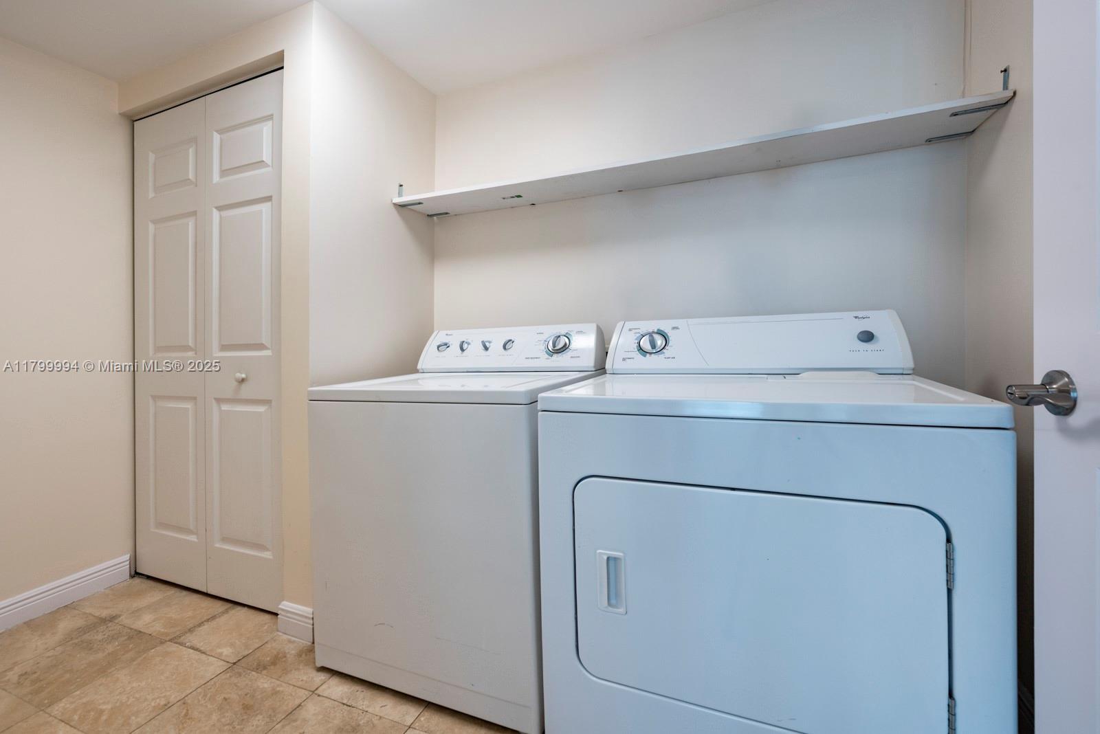 DUO CONDOMINIUM WEST - Residential