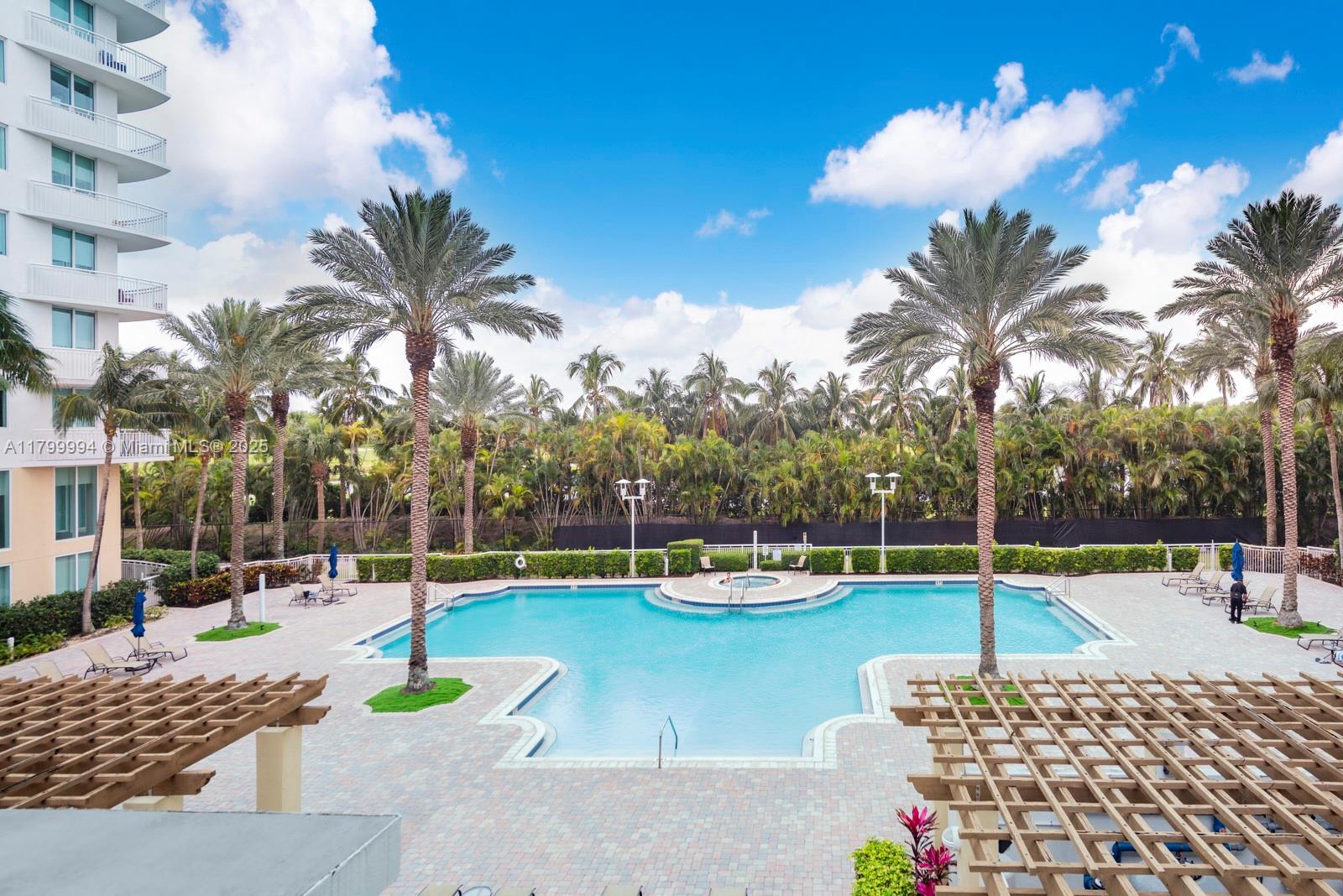 DUO CONDOMINIUM WEST - Residential