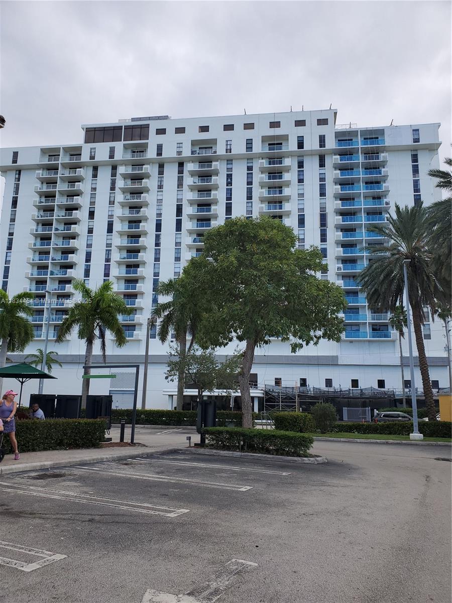 13499 Biscayne Blvd CU205