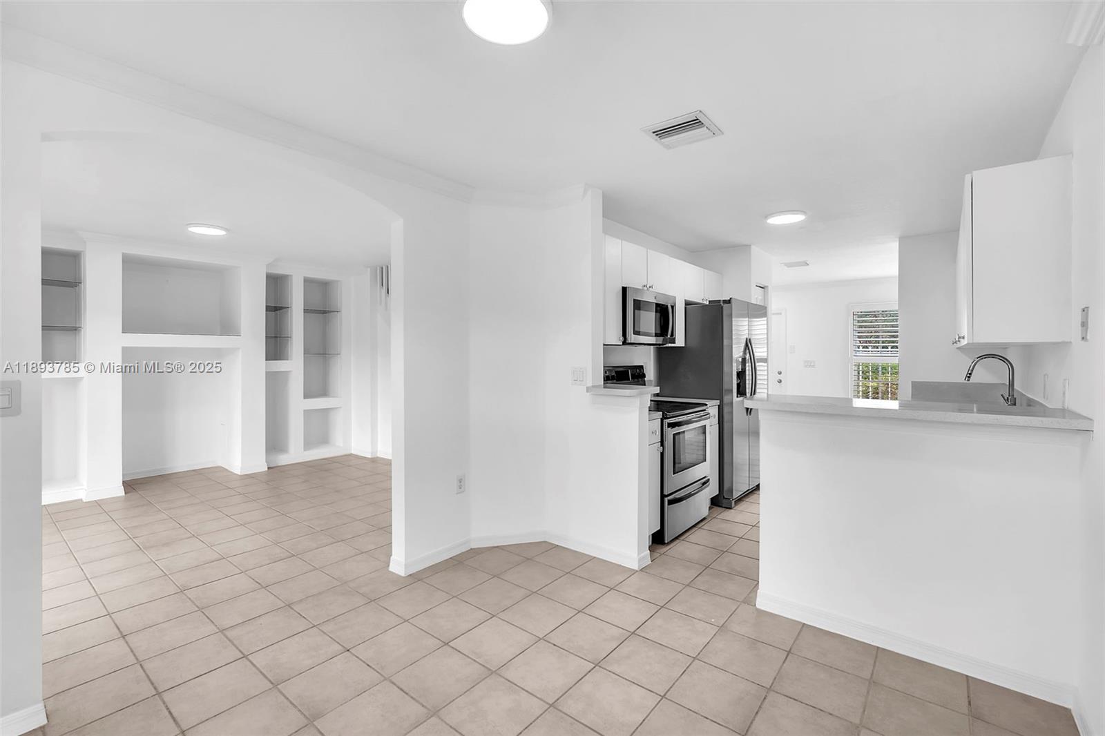 PEMBROKE ISLES 1 - Residential Lease