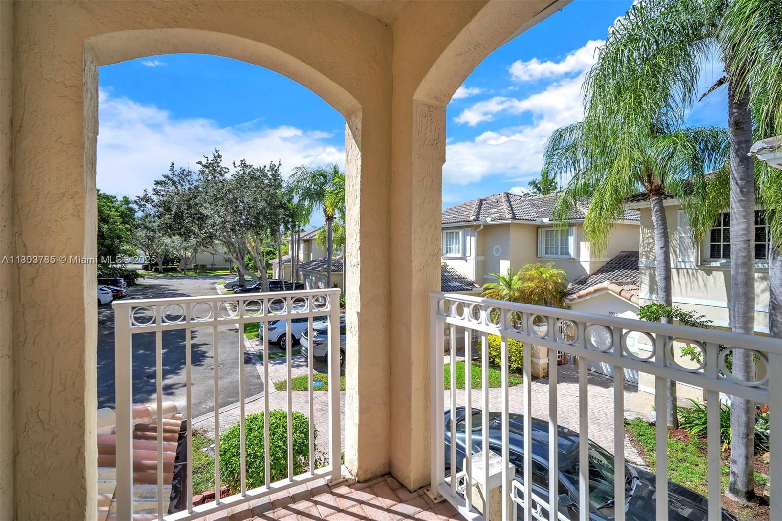 PEMBROKE ISLES 1 - Residential Lease