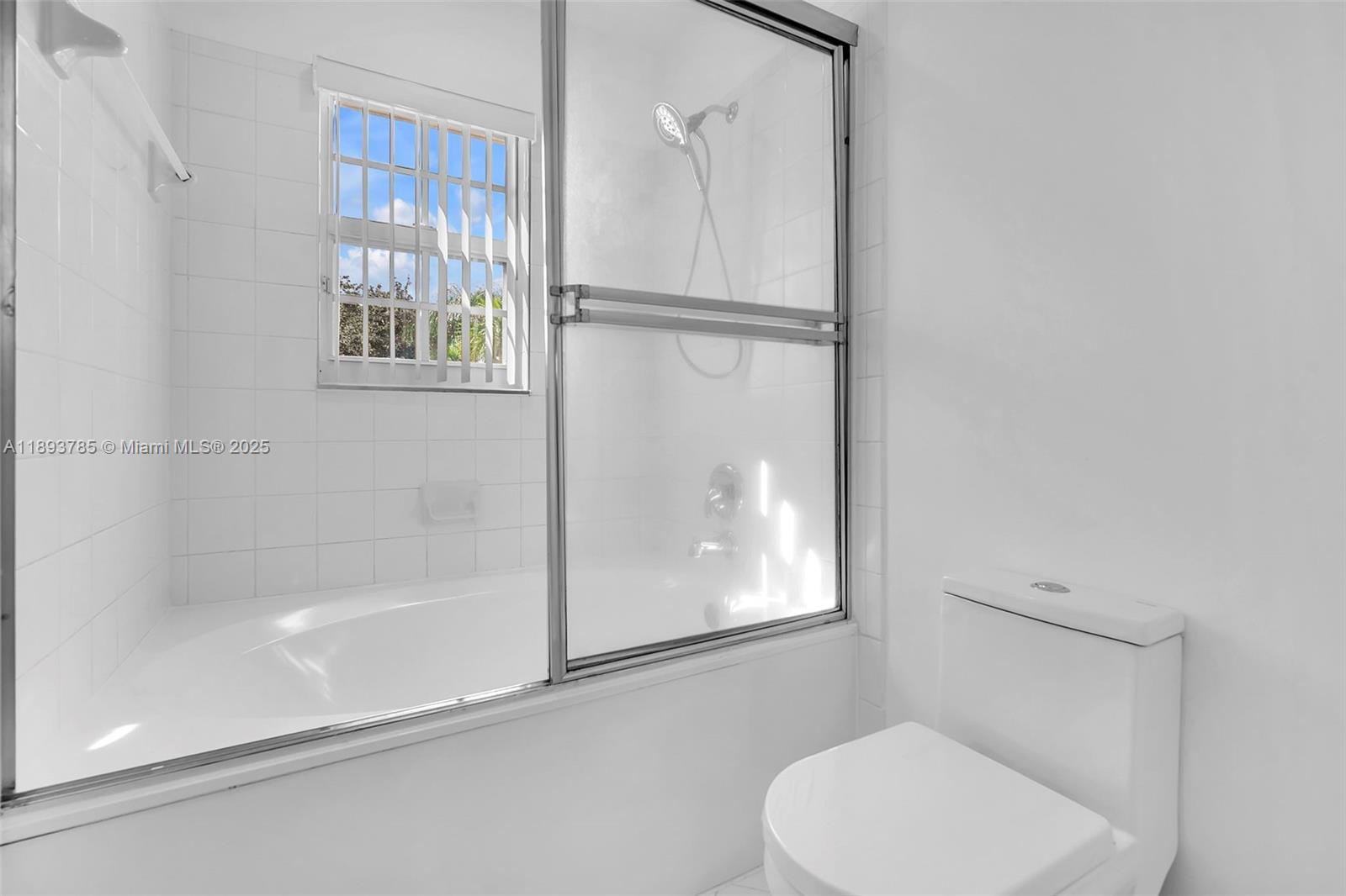 PEMBROKE ISLES 1 - Residential Lease