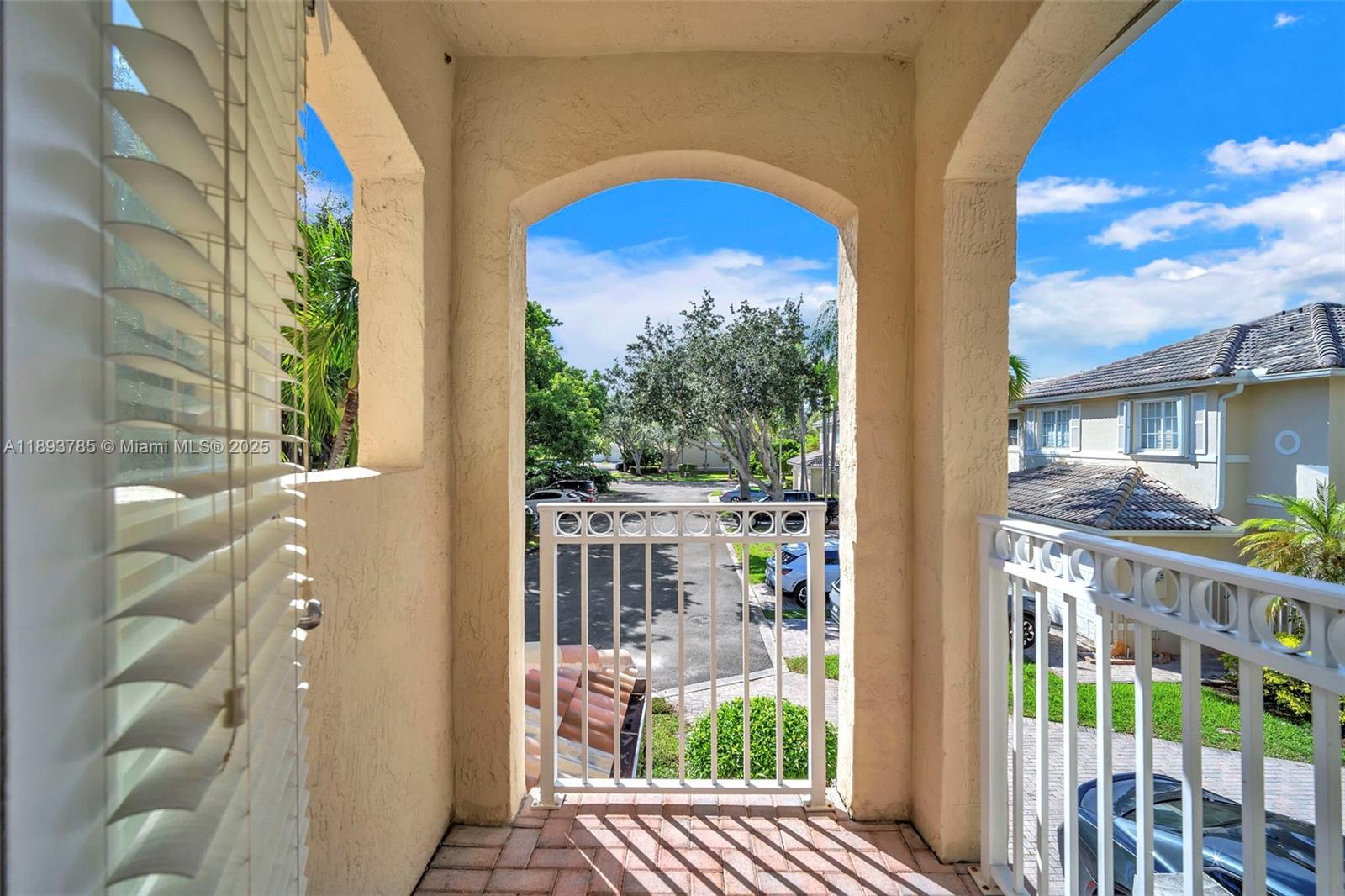 PEMBROKE ISLES 1 - Residential Lease